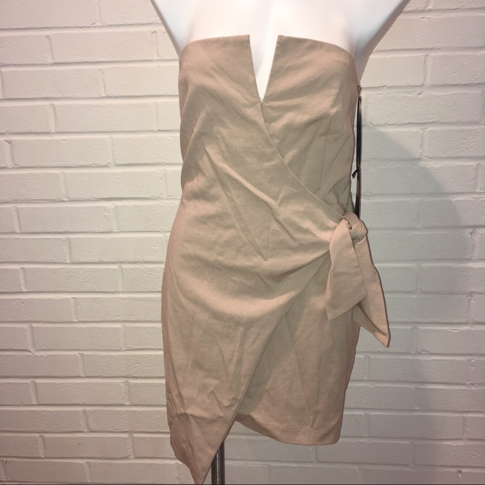 NWT 4si3nna Raiza Side Tie Dress Small Taupe - Picture 2 of 6